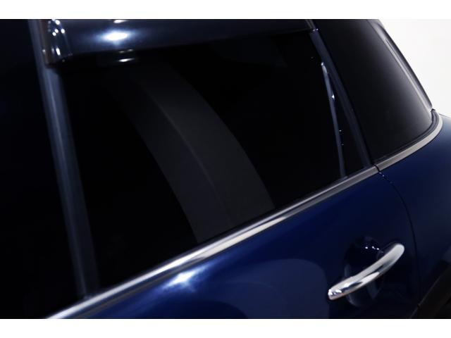 ＭＩＮＩ クーパーＳＤ　セブン　１オーナー／特別専用装備／専用シルバールーフ＆ミラーキャップ／専用ボンネットストライプ・１７インチアルミ・クロス×レザーダイヤモンドモルトブラウン・ドアシル／ＬＥＤヘッドライト／ＨＤＤナビ／（25枚目）
