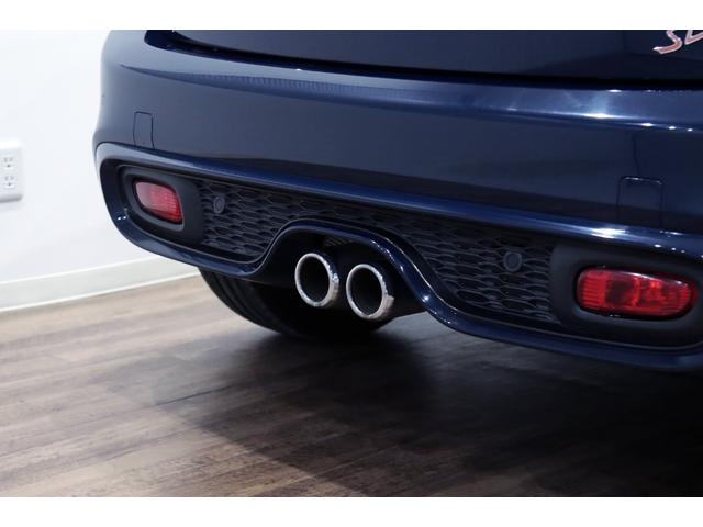 ＭＩＮＩ クーパーＳＤ　セブン　１オーナー／特別専用装備／専用シルバールーフ＆ミラーキャップ／専用ボンネットストライプ・１７インチアルミ・クロス×レザーダイヤモンドモルトブラウン・ドアシル／ＬＥＤヘッドライト／ＨＤＤナビ／（59枚目）