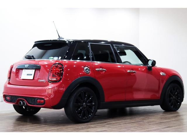 ＭＩＮＩ クーパーＳ　１オーナー／エナジェティックスタイル／Ｐｅｐｐｅｒパッケージ／地デジ／タイヤ新品／カメラ＆パーキングアシストパッケージ／ピアノブラックエクステリア／Ｙｏｕｒｓインテリアイルミネーテッド／（32枚目）