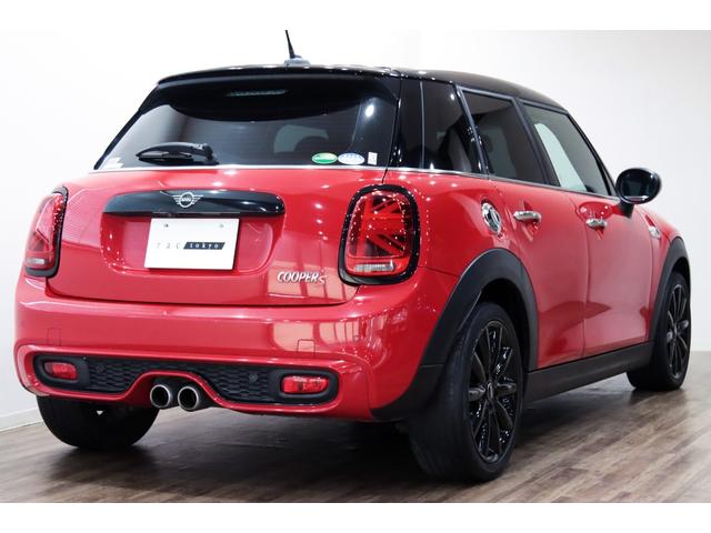 ＭＩＮＩ クーパーＳ　１オーナー／エナジェティックスタイル／Ｐｅｐｐｅｒパッケージ／地デジ／タイヤ新品／カメラ＆パーキングアシストパッケージ／ピアノブラックエクステリア／Ｙｏｕｒｓインテリアイルミネーテッド／（33枚目）