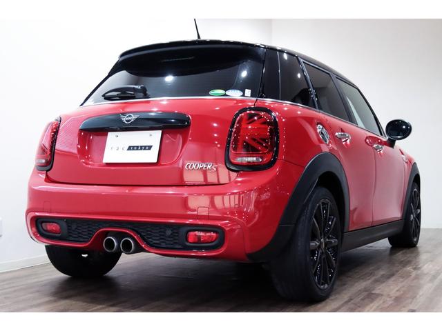 ＭＩＮＩ クーパーＳ　１オーナー／エナジェティックスタイル／Ｐｅｐｐｅｒパッケージ／地デジ／タイヤ新品／カメラ＆パーキングアシストパッケージ／ピアノブラックエクステリア／Ｙｏｕｒｓインテリアイルミネーテッド／（37枚目）