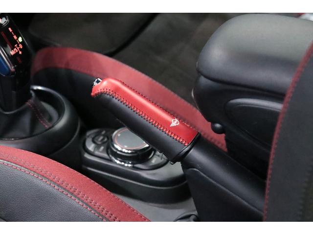 ＭＩＮＩ ジョンクーパーワークス　ＲＥＭＵＳ／ＫＷ／カーボンステア／ｈａｒｍａｎ／ｋａｒｄｏｎ／車検済／パッセンジャーデジタルメーター／ＢＥＷＩＴＨ／ＧｒｕｐｐｅＭ／ＮＭ　Ｅｎｇｉｎｅｅｒｉｎｇ／ペッパーＰＫＧ／ナビ男くんＢＥＳＴ２（22枚目）