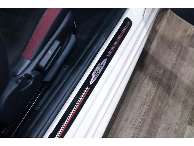 ＭＩＮＩ ジョンクーパーワークス　ＲＥＭＵＳ／ＫＷ／カーボンステア／ｈａｒｍａｎ／ｋａｒｄｏｎ／車検済／パッセンジャーデジタルメーター／ＢＥＷＩＴＨ／ＧｒｕｐｐｅＭ／ＮＭ　Ｅｎｇｉｎｅｅｒｉｎｇ／ペッパーＰＫＧ／ナビ男くんＢＥＳＴ２（80枚目）