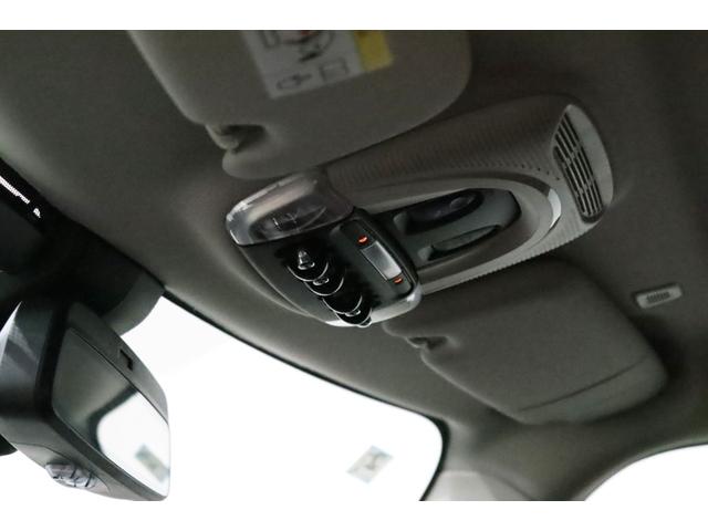 ＭＩＮＩ クーパーＳ　６０イヤーズエディション　専用装備／１オ－ナ－／ＭＩＮＩ誕生６０周年記念／１オーナー／レーシンググリーン／レザーラウンジダークマロン／カメラ＆パーキングアシストパッケージ／ドライビングモード／ペッパーパッケージ／シートヒータ－（15枚目）