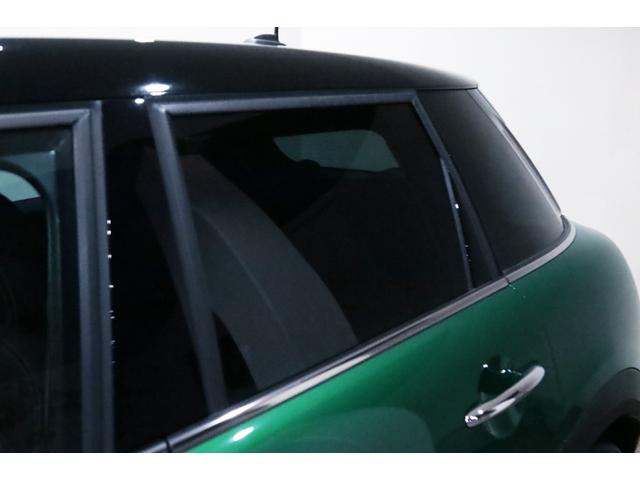 ＭＩＮＩ クーパーＳ　６０イヤーズエディション　専用装備／１オ－ナ－／ＭＩＮＩ誕生６０周年記念／１オーナー／レーシンググリーン／レザーラウンジダークマロン／カメラ＆パーキングアシストパッケージ／ドライビングモード／ペッパーパッケージ／シートヒータ－（33枚目）