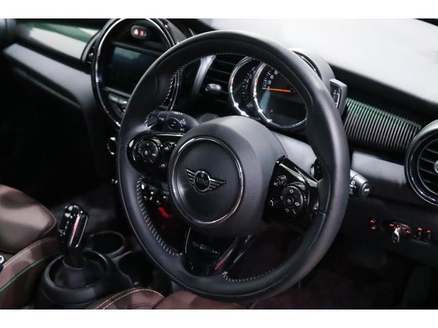 ＭＩＮＩ クーパーＳ　６０イヤーズエディション　専用装備／１オ－ナ－／ＭＩＮＩ誕生６０周年記念／１オーナー／レーシンググリーン／レザーラウンジダークマロン／カメラ＆パーキングアシストパッケージ／ドライビングモード／ペッパーパッケージ／シートヒータ－（39枚目）