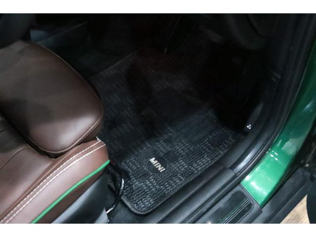 ＭＩＮＩ クーパーＳ　６０イヤーズエディション　専用装備／１オ－ナ－／ＭＩＮＩ誕生６０周年記念／１オーナー／レーシンググリーン／レザーラウンジダークマロン／カメラ＆パーキングアシストパッケージ／ドライビングモード／ペッパーパッケージ／シートヒータ－（40枚目）