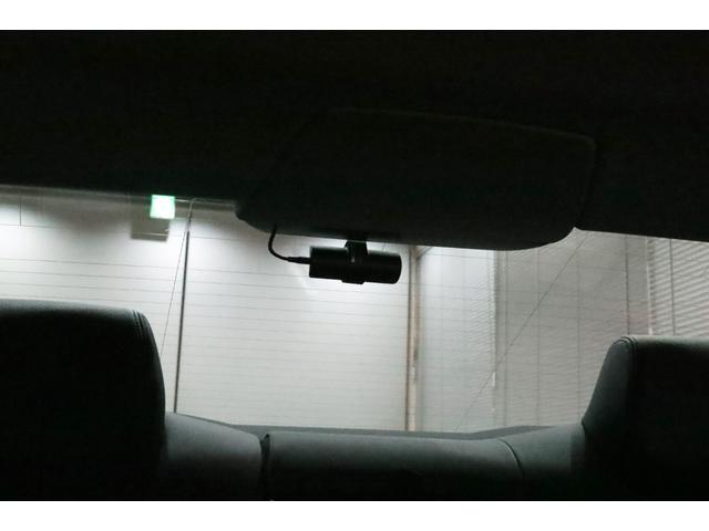 Ｄ４ ビターボ　クーペ　１オーナー／サンルーフ／ｈａｒｍａｎ　ｋａｒｄｏｎ／ＬＥＤヘッドライト／２０インチアルミ／アルピナブルー／ドライビングアシスト／ディーラー記録簿１０枚／ブラックレザー／シートヒーター／バックカメラ／（65枚目）
