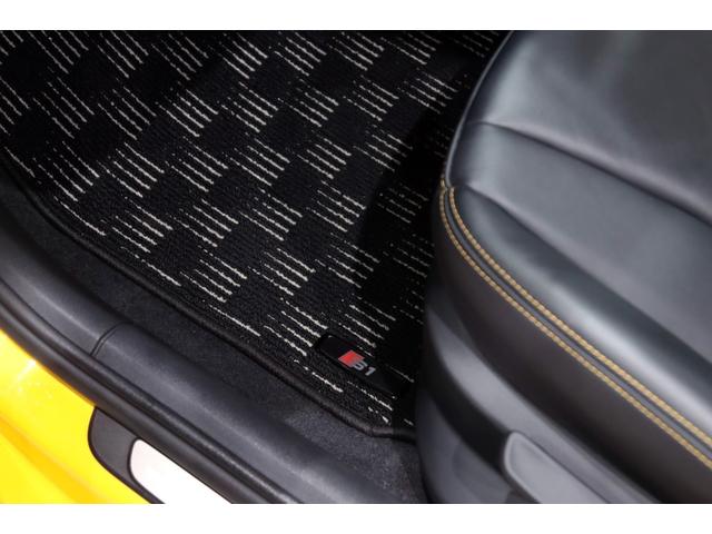 Ｓ１スポーツバック クワトロリミテッドエディション　限定９０台／専用装備／ＢＯＳＥ／１８インチアルミ／バックカメラ／ＡｕｄｉＥｘｃｌｕｓｉｖｅ／ベガスイエロー／コントラストル－フ／カラードキャリパー／カラーシートバック＆センターコンソール／ナッパレザ－（15枚目）