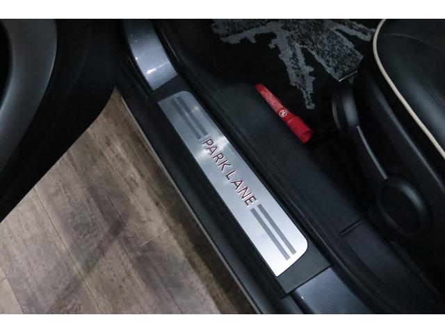 ＭＩＮＩ クーパーＳＤ　クロスオーバー　パークレーン　特別仕様／専用装備／シ－トヒ－タ－／メモリ－ナビ／地デジ／バックカメラ／ドラレコ／プライバシ－ガラス／マルチファンクションステアリング／スポ－ツボタン／バイキセノン／ホワイトタ－ンシグナルライト／（15枚目）