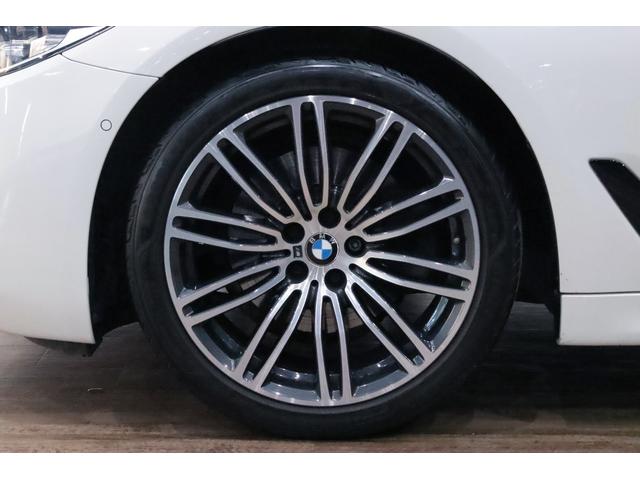 5シリーズ 523dツーリング Mスポーツ パノラマサンル-フ/Mスポ-ツブレ-キ・サスペンション・レザ-ステアリング・スポ-ツシ-ト/Mロゴドアシルプレ-ト/パ-キングアシストプラス/ドライビングアシストプラス/四輪操舵/IAS/(5枚目)