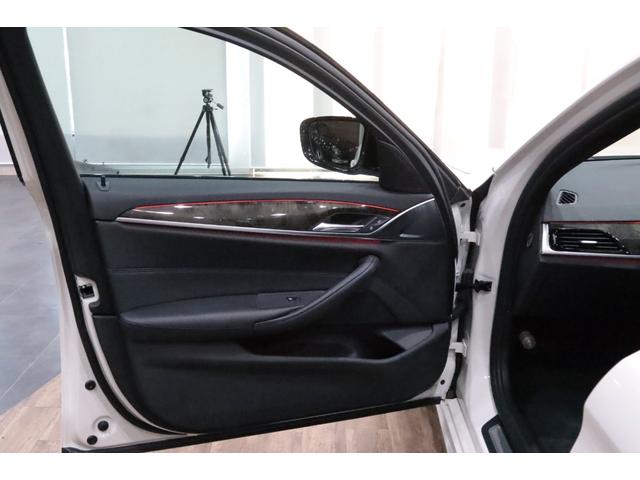 5シリーズ 523dツーリング Mスポーツ パノラマサンル-フ/Mスポ-ツブレ-キ・サスペンション・レザ-ステアリング・スポ-ツシ-ト/Mロゴドアシルプレ-ト/パ-キングアシストプラス/ドライビングアシストプラス/四輪操舵/IAS/(15枚目)