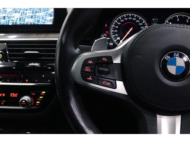 5シリーズ 523dツーリング Mスポーツ パノラマサンル-フ/Mスポ-ツブレ-キ・サスペンション・レザ-ステアリング・スポ-ツシ-ト/Mロゴドアシルプレ-ト/パ-キングアシストプラス/ドライビングアシストプラス/四輪操舵/IAS/(73枚目)