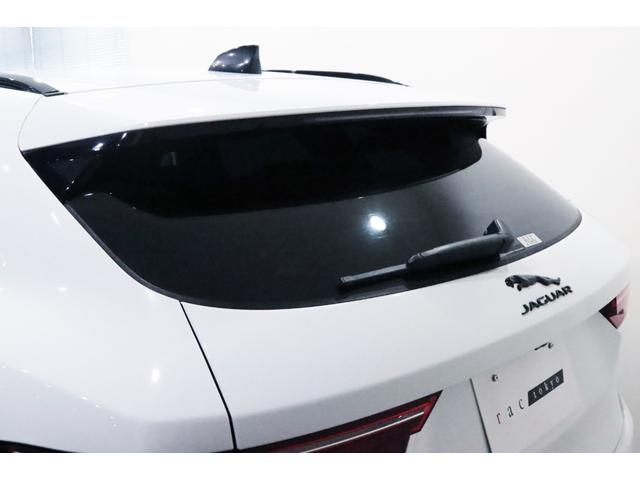 Fペイス R-ダイナミック HSE P250 1オ-ナ-/後期/ブラックエクステリアパック/専用ボディキット/マ-ズレッドレザ-スポ-ツシ-ト/20AW/タイヤ新品/11.4インチタッチスクリ-ン/ワイヤレスAppleCarPlay/3Dカメラ(13枚目)