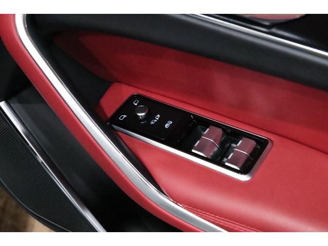 Fペイス R-ダイナミック HSE P250 1オ-ナ-/後期/ブラックエクステリアパック/専用ボディキット/マ-ズレッドレザ-スポ-ツシ-ト/20AW/タイヤ新品/11.4インチタッチスクリ-ン/ワイヤレスAppleCarPlay/3Dカメラ(50枚目)