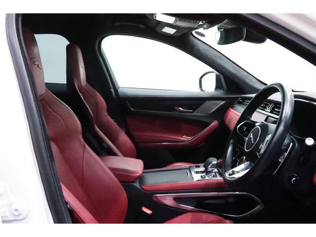Fペイス R-ダイナミック HSE P250 1オ-ナ-/後期/ブラックエクステリアパック/専用ボディキット/マ-ズレッドレザ-スポ-ツシ-ト/20AW/タイヤ新品/11.4インチタッチスクリ-ン/ワイヤレスAppleCarPlay/3Dカメラ(51枚目)