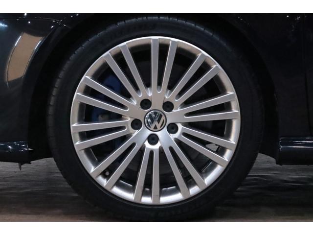 ゴルフ R32 VR6/3.2L/DSG/4モーション/専用装備/ブラックマジックパールエフェクト/18インチアルミ/キセノンヘッドライト/アルミニウムトリム・ペダル/黒革シート/シートヒーター/(5枚目)