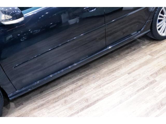 ゴルフ R32 VR6/3.2L/DSG/4モーション/専用装備/ブラックマジックパールエフェクト/18インチアルミ/キセノンヘッドライト/アルミニウムトリム・ペダル/黒革シート/シートヒーター/(12枚目)