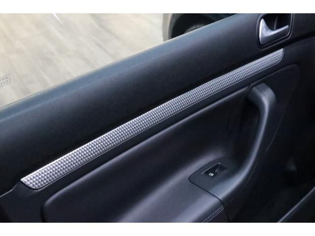 ゴルフ R32 VR6/3.2L/DSG/4モーション/専用装備/ブラックマジックパールエフェクト/18インチアルミ/キセノンヘッドライト/アルミニウムトリム・ペダル/黒革シート/シートヒーター/(16枚目)