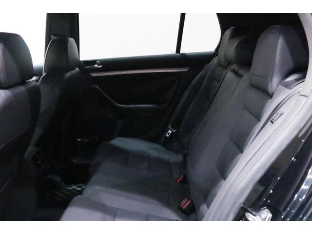 ゴルフ R32 VR6/3.2L/DSG/4モーション/専用装備/ブラックマジックパールエフェクト/18インチアルミ/キセノンヘッドライト/アルミニウムトリム・ペダル/黒革シート/シートヒーター/(25枚目)