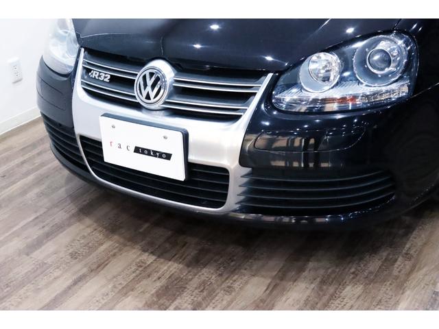 ゴルフ R32 VR6/3.2L/DSG/4モーション/専用装備/ブラックマジックパールエフェクト/18インチアルミ/キセノンヘッドライト/アルミニウムトリム・ペダル/黒革シート/シートヒーター/(32枚目)