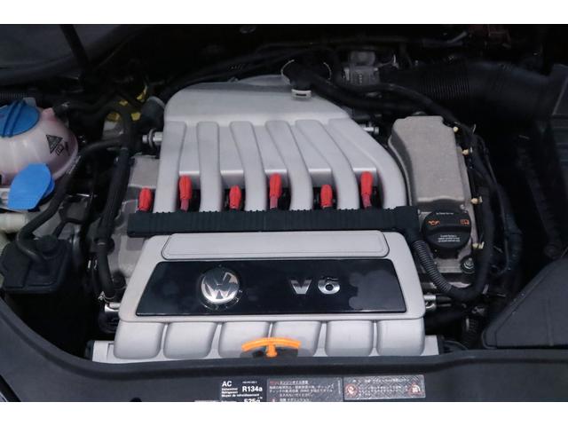 ゴルフ R32 VR6/3.2L/DSG/4モーション/専用装備/ブラックマジックパールエフェクト/18インチアルミ/キセノンヘッドライト/アルミニウムトリム・ペダル/黒革シート/シートヒーター/(34枚目)