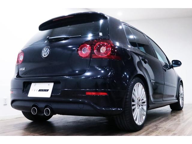 ゴルフ R32 VR6/3.2L/DSG/4モーション/専用装備/ブラックマジックパールエフェクト/18インチアルミ/キセノンヘッドライト/アルミニウムトリム・ペダル/黒革シート/シートヒーター/(44枚目)