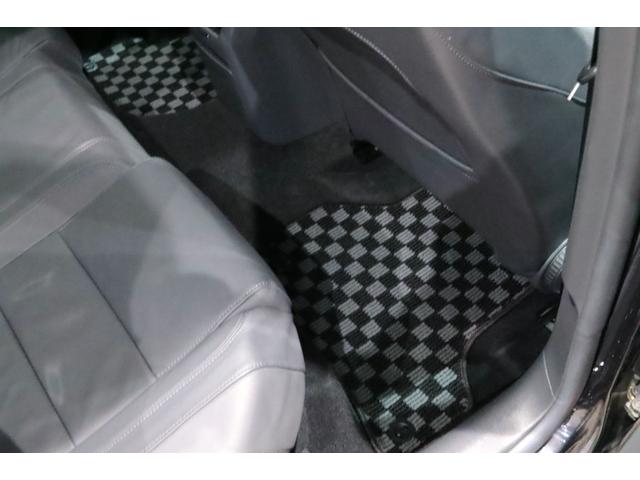 ゴルフ R32 VR6/3.2L/DSG/4モーション/専用装備/ブラックマジックパールエフェクト/18インチアルミ/キセノンヘッドライト/アルミニウムトリム・ペダル/黒革シート/シートヒーター/(49枚目)