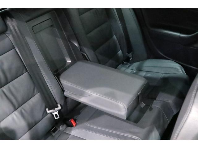 ゴルフ R32 VR6/3.2L/DSG/4モーション/専用装備/ブラックマジックパールエフェクト/18インチアルミ/キセノンヘッドライト/アルミニウムトリム・ペダル/黒革シート/シートヒーター/(50枚目)