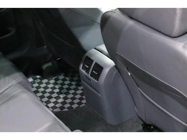 ゴルフ R32 VR6/3.2L/DSG/4モーション/専用装備/ブラックマジックパールエフェクト/18インチアルミ/キセノンヘッドライト/アルミニウムトリム・ペダル/黒革シート/シートヒーター/(52枚目)