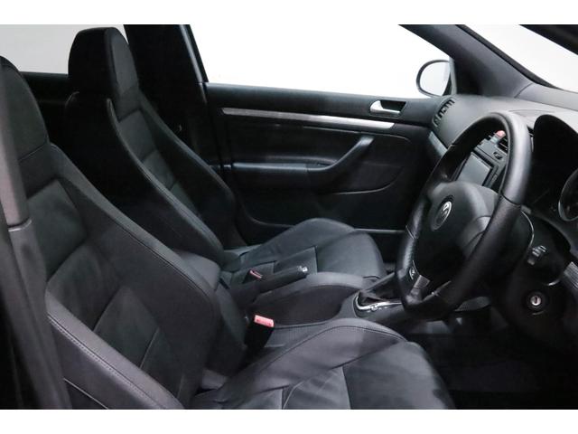 ゴルフ R32 VR6/3.2L/DSG/4モーション/専用装備/ブラックマジックパールエフェクト/18インチアルミ/キセノンヘッドライト/アルミニウムトリム・ペダル/黒革シート/シートヒーター/(55枚目)