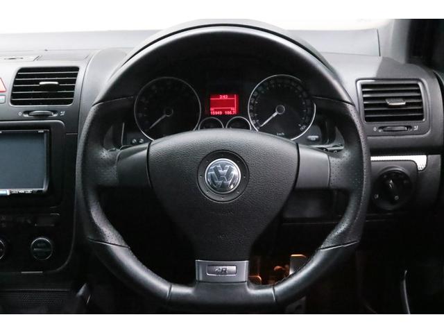ゴルフ R32 VR6/3.2L/DSG/4モーション/専用装備/ブラックマジックパールエフェクト/18インチアルミ/キセノンヘッドライト/アルミニウムトリム・ペダル/黒革シート/シートヒーター/(57枚目)