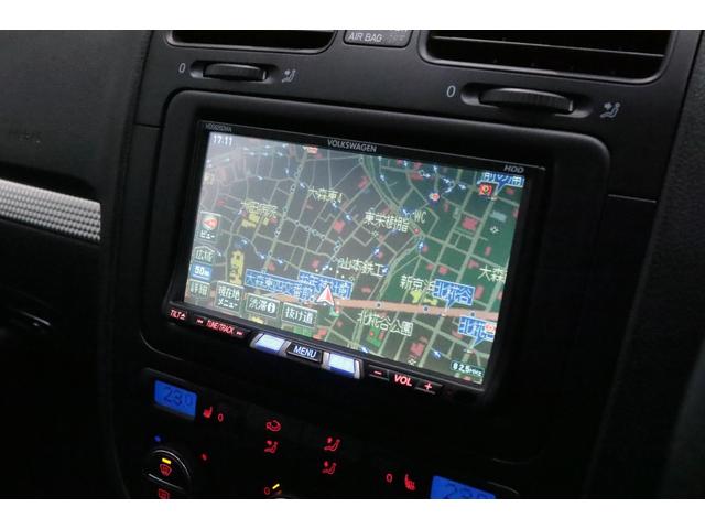 ゴルフ R32 VR6/3.2L/DSG/4モーション/専用装備/ブラックマジックパールエフェクト/18インチアルミ/キセノンヘッドライト/アルミニウムトリム・ペダル/黒革シート/シートヒーター/(61枚目)