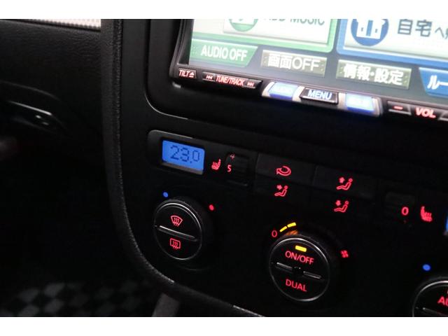 ゴルフ R32 VR6/3.2L/DSG/4モーション/専用装備/ブラックマジックパールエフェクト/18インチアルミ/キセノンヘッドライト/アルミニウムトリム・ペダル/黒革シート/シートヒーター/(64枚目)