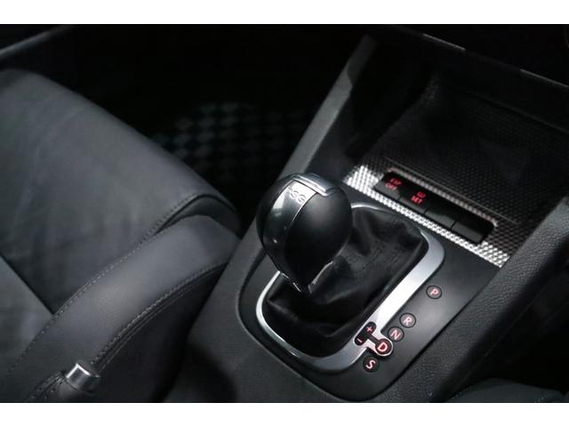 ゴルフ R32 VR6/3.2L/DSG/4モーション/専用装備/ブラックマジックパールエフェクト/18インチアルミ/キセノンヘッドライト/アルミニウムトリム・ペダル/黒革シート/シートヒーター/(67枚目)