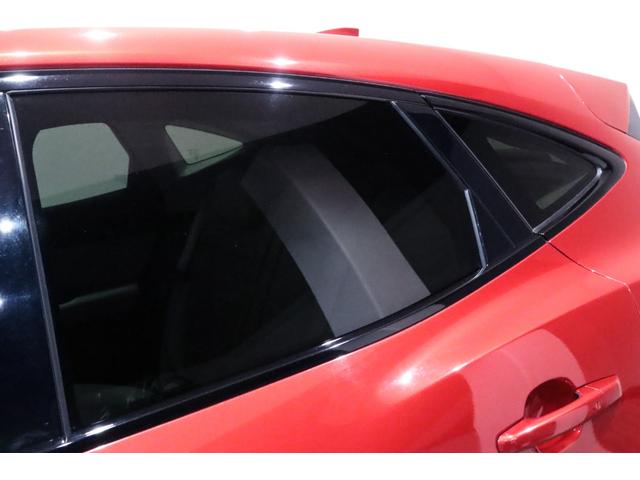 Eペイス R‐ダイナミック S 250PS 専用装備/ブラックパック/オプションカラ-/ベ-ジュレザ-/ドライブプロパック/コ-ルドクライメ-トパック/パワ-テ-ルゲ-ト/キ-レスエントリ-/アダプティブダイナミクス/タイヤ新品/車検R9.11(16枚目)