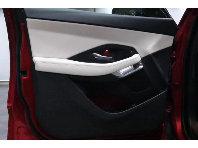 Eペイス R‐ダイナミック S 250PS 専用装備/ブラックパック/オプションカラ-/ベ-ジュレザ-/ドライブプロパック/コ-ルドクライメ-トパック/パワ-テ-ルゲ-ト/キ-レスエントリ-/アダプティブダイナミクス/タイヤ新品/車検R9.11(20枚目)