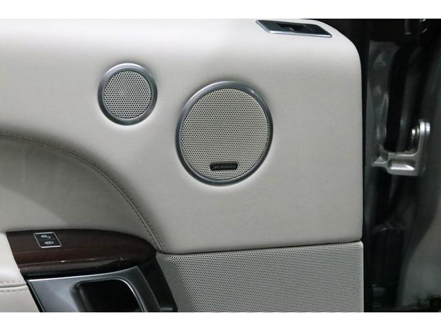 レンジローバー 3.0 V6 スーパーチャージド ヴォーグ ダ-クグレ-エクステリアパック/フロントベンチレ-タ-/プレミアムメタリック/テレインレスポンス2/360°パ-キングエイド/フロントフォグランプ/ACC/20インチアルミ/アイボリ-レザ-/ドラレコ(25枚目)