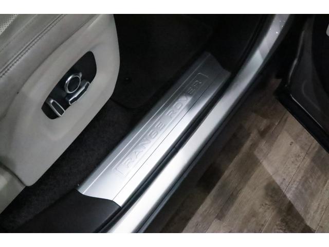 レンジローバー 3.0 V6 スーパーチャージド ヴォーグ ダ-クグレ-エクステリアパック/フロントベンチレ-タ-/プレミアムメタリック/テレインレスポンス2/360°パ-キングエイド/フロントフォグランプ/ACC/20インチアルミ/アイボリ-レザ-/ドラレコ(52枚目)