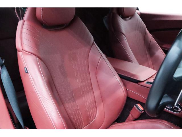 DB11 ローンチエディション 世界限定1000台/右ハンドル/フロントベンチレ-ション/ピアノブラックインテリアトリム/パワ-シ-トボルスタ-/プライバシ-ガラス/コントラストステッチ/ヘッドレスト刺繍//カラ-クレストキャップ/(4枚目)