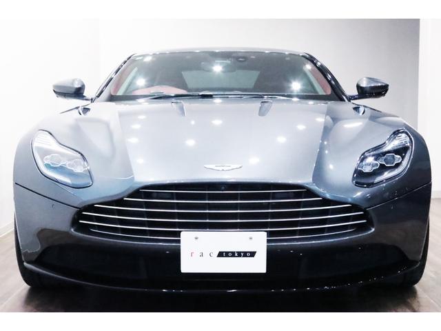 DB11 ローンチエディション 世界限定1000台/右ハンドル/フロントベンチレ-ション/ピアノブラックインテリアトリム/パワ-シ-トボルスタ-/プライバシ-ガラス/コントラストステッチ/ヘッドレスト刺繍//カラ-クレストキャップ/(8枚目)