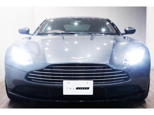 DB11 ローンチエディション 世界限定1000台/右ハンドル/フロントベンチレ-ション/ピアノブラックインテリアトリム/パワ-シ-トボルスタ-/プライバシ-ガラス/コントラストステッチ/ヘッドレスト刺繍//カラ-クレストキャップ/(9枚目)