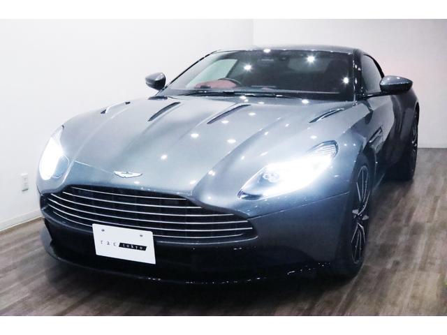 DB11 ローンチエディション 世界限定1000台/右ハンドル/フロントベンチレ-ション/ピアノブラックインテリアトリム/パワ-シ-トボルスタ-/プライバシ-ガラス/コントラストステッチ/ヘッドレスト刺繍//カラ-クレストキャップ/(10枚目)