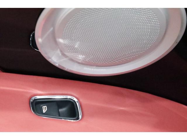 DB11 ローンチエディション 世界限定1000台/右ハンドル/フロントベンチレ-ション/ピアノブラックインテリアトリム/パワ-シ-トボルスタ-/プライバシ-ガラス/コントラストステッチ/ヘッドレスト刺繍//カラ-クレストキャップ/(15枚目)