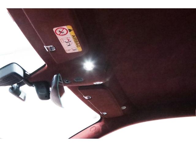 DB11 ローンチエディション 世界限定1000台/右ハンドル/フロントベンチレ-ション/ピアノブラックインテリアトリム/パワ-シ-トボルスタ-/プライバシ-ガラス/コントラストステッチ/ヘッドレスト刺繍//カラ-クレストキャップ/(18枚目)