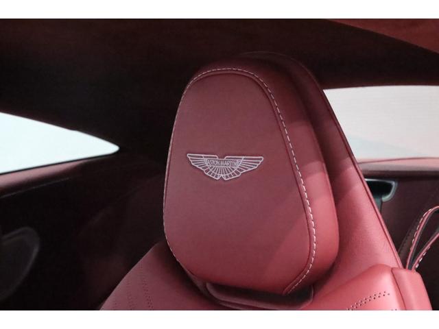 DB11 ローンチエディション 世界限定1000台/右ハンドル/フロントベンチレ-ション/ピアノブラックインテリアトリム/パワ-シ-トボルスタ-/プライバシ-ガラス/コントラストステッチ/ヘッドレスト刺繍//カラ-クレストキャップ/(21枚目)