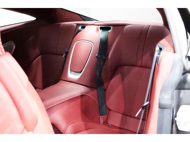 DB11 ローンチエディション 世界限定1000台/右ハンドル/フロントベンチレ-ション/ピアノブラックインテリアトリム/パワ-シ-トボルスタ-/プライバシ-ガラス/コントラストステッチ/ヘッドレスト刺繍//カラ-クレストキャップ/(22枚目)