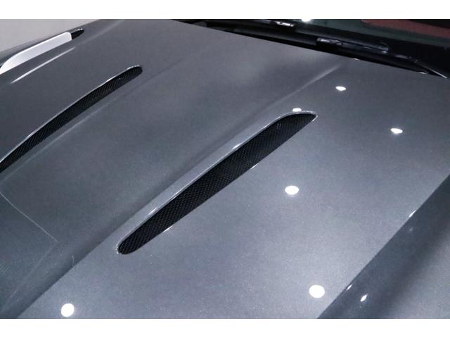 DB11 ローンチエディション 世界限定1000台/右ハンドル/フロントベンチレ-ション/ピアノブラックインテリアトリム/パワ-シ-トボルスタ-/プライバシ-ガラス/コントラストステッチ/ヘッドレスト刺繍//カラ-クレストキャップ/(30枚目)