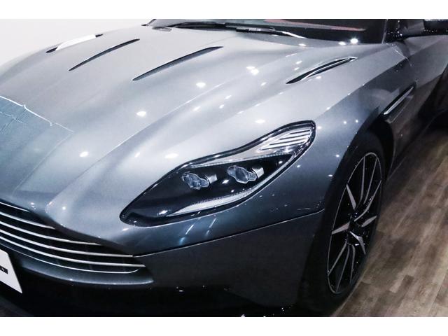 DB11 ローンチエディション 世界限定1000台/右ハンドル/フロントベンチレ-ション/ピアノブラックインテリアトリム/パワ-シ-トボルスタ-/プライバシ-ガラス/コントラストステッチ/ヘッドレスト刺繍//カラ-クレストキャップ/(31枚目)