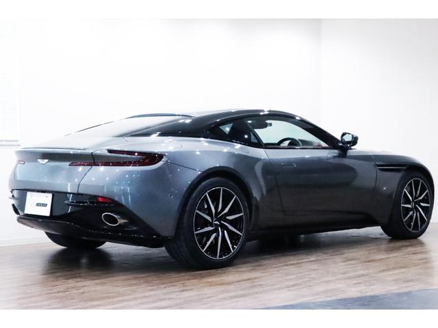 DB11 ローンチエディション 世界限定1000台/右ハンドル/フロントベンチレ-ション/ピアノブラックインテリアトリム/パワ-シ-トボルスタ-/プライバシ-ガラス/コントラストステッチ/ヘッドレスト刺繍//カラ-クレストキャップ/(37枚目)